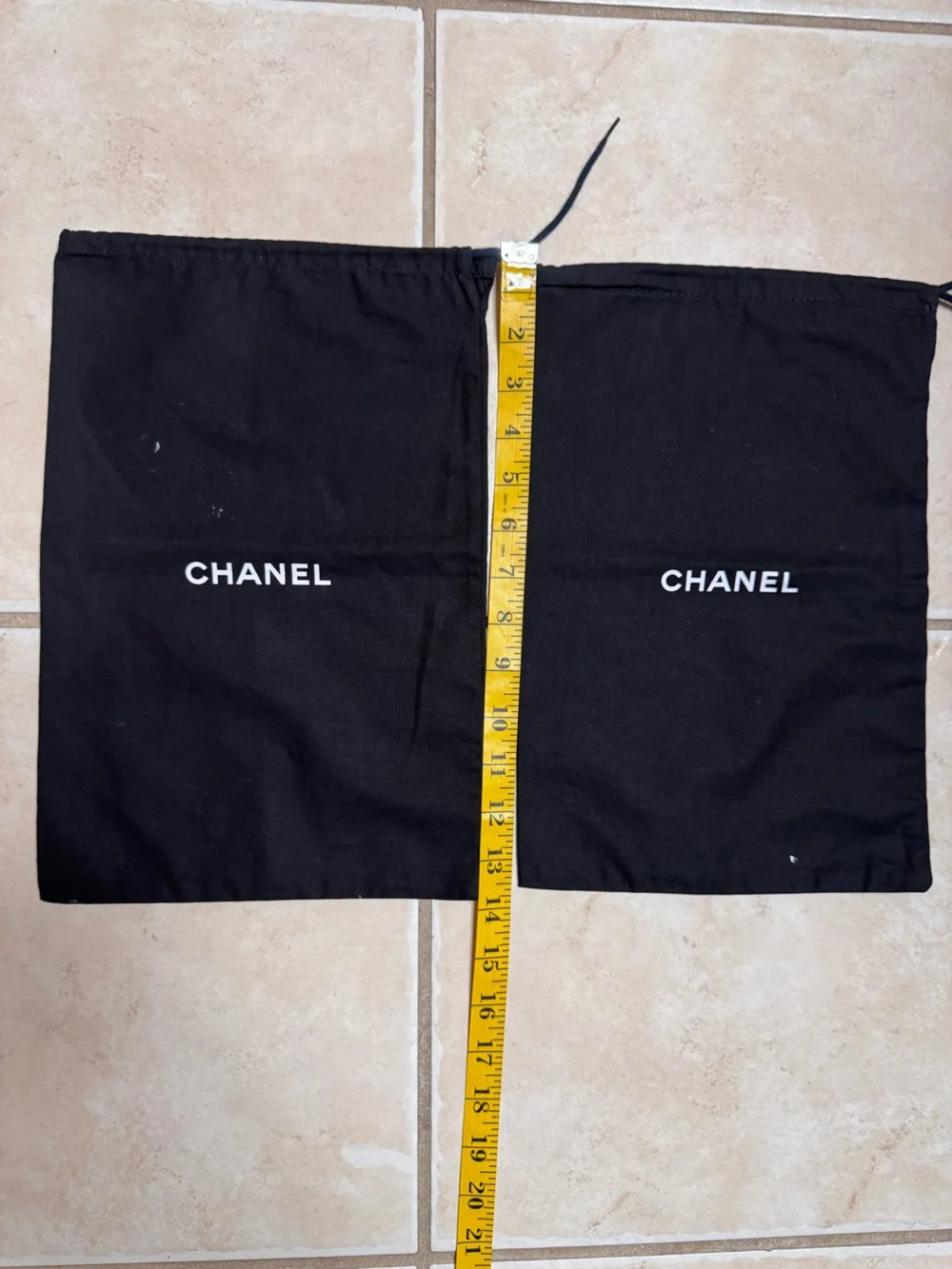 CHANEL pair drawstring